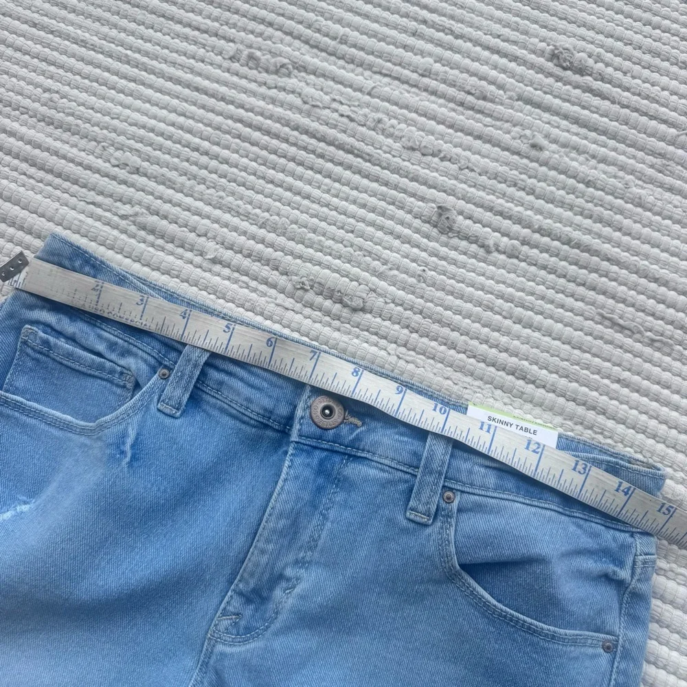 Style & Co Curvy Fit Distressed Skinny Jeans Mid Rise Tummy Control 4 NWT